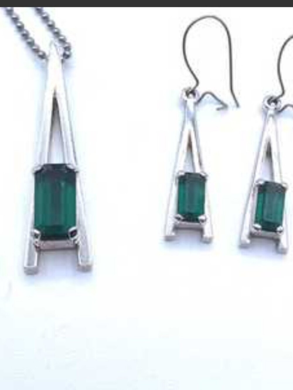Vtg Avon "Park East"  Faux Emerald Green  Pendant & Earrings Set- Silver Tone